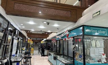 Centro Histórico excelente local en la calle de Madero