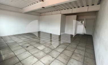 CASA EN VENTA  (para restaurante) AV. DE LA PAZ SAN ANGEL
