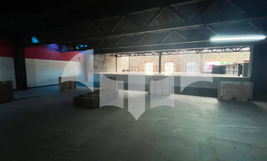 CASA EN VENTA  (para restaurante) AV. DE LA PAZ SAN ANGEL