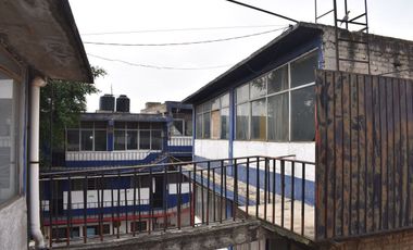 Nave Industrial en Venta: Oficinas y Mini Bodegas