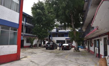 Nave Industrial en Venta: Oficinas y Mini Bodegas