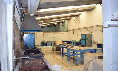 Nave Industrial en Venta: Oficinas y Mini Bodegas