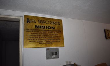 Nave Industrial en Venta: Oficinas y Mini Bodegas