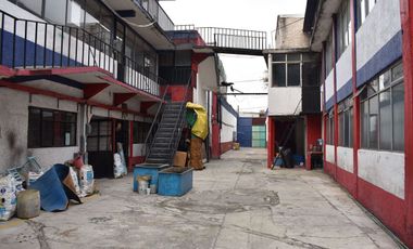 Nave Industrial en Venta: Oficinas y Mini Bodegas