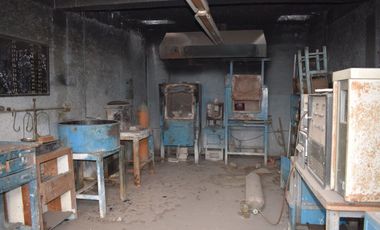 Nave Industrial en Venta: Oficinas y Mini Bodegas