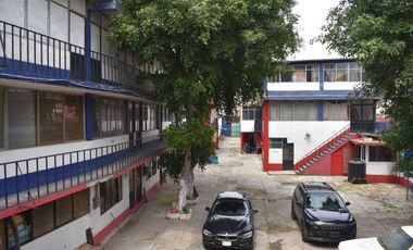 Nave Industrial en Venta: Oficinas y Mini Bodegas