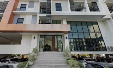 1 Bedroom Condo for sale at Luxury Condominium