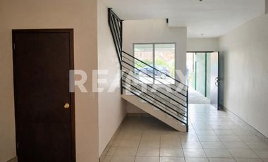 CASA EN RENTA EN PRIVADA VISTA HERMOSA, FRACC. EL LAGO, TIJUANA