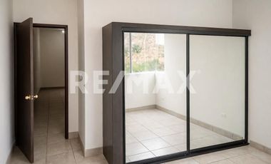 CASA EN RENTA EN PRIVADA VISTA HERMOSA, FRACC. EL LAGO, TIJUANA