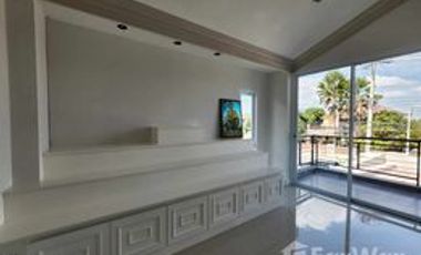4 Bedroom House for sale at The House Solution