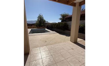 Hermosa casa en Condominio Jardín de los Villares