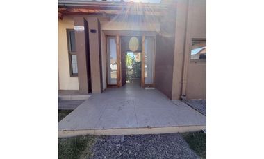 Hermosa casa en Condominio Jardín de los Villares