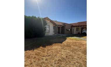Hermosa casa en Condominio Jardín de los Villares