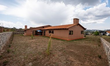 Gran Oportunidad  de adquirir una Casa en Tapalpa con amplios espacios