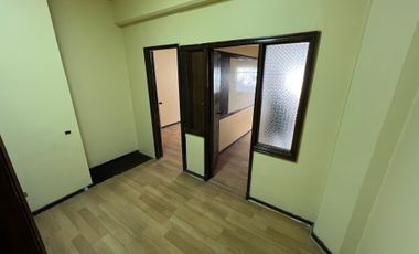 GRAN OFICINA CON DOS PRIVADOS EN PLENA MONEDA