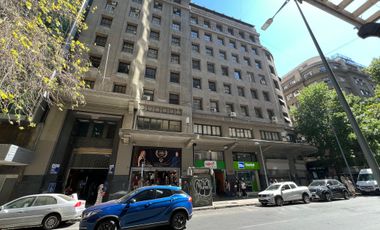 GRAN OFICINA CON DOS PRIVADOS EN PLENA MONEDA