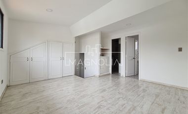 Casa en Arriendo en a pasos de Iglesia Santa Maria