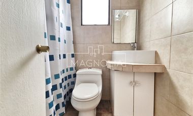 Casa en Arriendo en a pasos de Iglesia Santa Maria