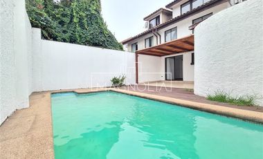 Casa en Arriendo en a pasos de Iglesia Santa Maria