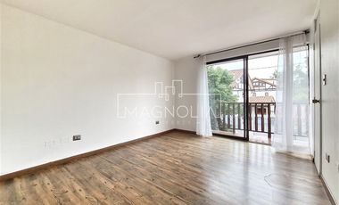 Casa en Arriendo en a pasos de Iglesia Santa Maria