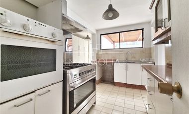 Casa en Arriendo en a pasos de Iglesia Santa Maria