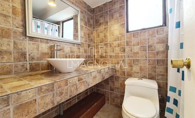 Casa en Arriendo en a pasos de Iglesia Santa Maria