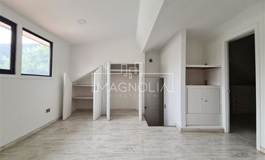 Casa en Arriendo en a pasos de Iglesia Santa Maria