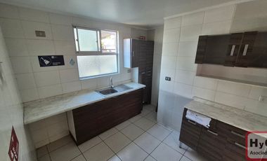 Arriendo oficinas en Quilicura 8 privados 9-B y 2- E