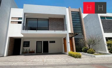 Casa en Venta en Lomas de Angelopolis III