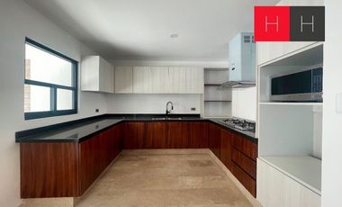 Casa en Venta en Lomas de Angelopolis III