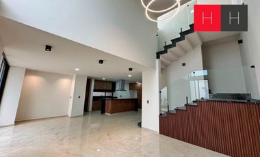 Casa en venta en Lomas de Angelópolis III