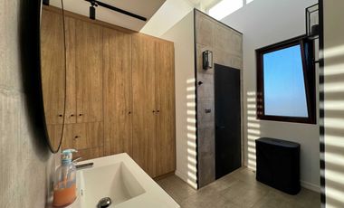 Moderna y Elegante Propiedad en Venta