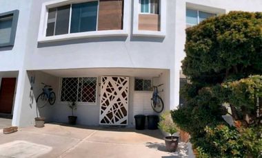 Casa en Venta en Cumbres Residencial