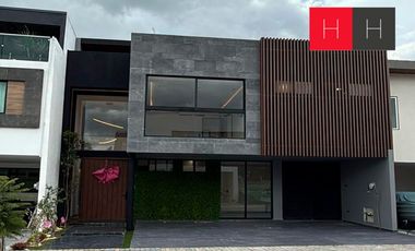 Casa en Venta en lomas de Angelópolis ll