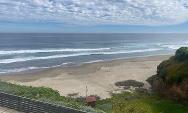 Arriendo año corrido a partir 1de abril ,espectacular Departamento con la mejor vista al mar.