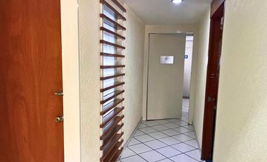 OFICINA EN VENTA AMUEBLADA EN CONDOMINIO, PRIMER PISO DESPACHO 101, EN TLALNEPANTLA CENTRO
