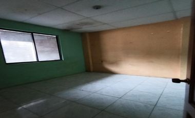 Casa de dos pisos en venta en Quevedo