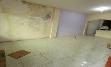 Casa de dos pisos en venta en Quevedo