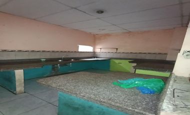 Casa de dos pisos en venta en Quevedo