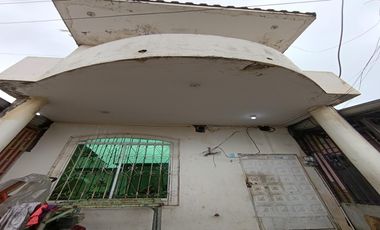 Casa de dos pisos en venta en Quevedo