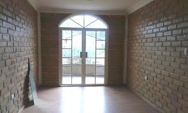 Casa de 3 Niveles en Urbanización Privada – Espacio, Seguridad y Confort en Cuenca