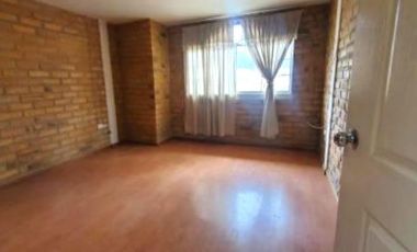 Casa de 3 Niveles en Urbanización Privada – Espacio, Seguridad y Confort en Cuenca