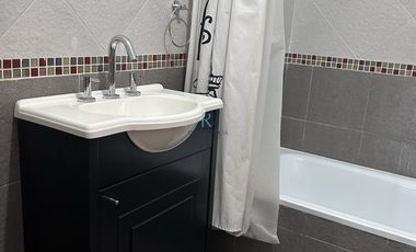 2 AMBIENTES AMPLIOS COCINA SEPARADA CON COCHERA