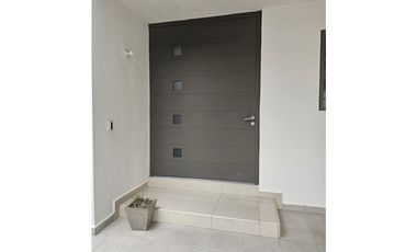 Casa en Renta Fontana Residencial Carretera Nacional JPMG