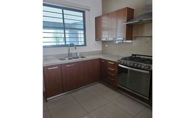 Casa en Renta Fontana Residencial Carretera Nacional JPMG