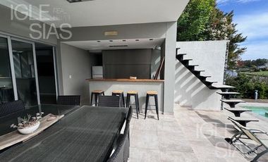 Casa en venta al río en Albanueva, Barrio Nautico ,  Tigre