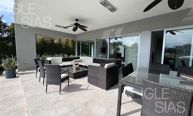 Casa en venta al río en Albanueva, Barrio Nautico ,  Tigre