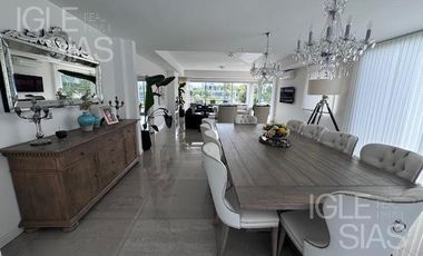 Casa en venta al río en Albanueva, Barrio Nautico ,  Tigre