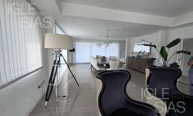 Casa en venta al río en Albanueva, Barrio Nautico ,  Tigre