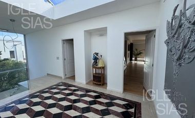 Casa en venta al río en Albanueva, Barrio Nautico ,  Tigre